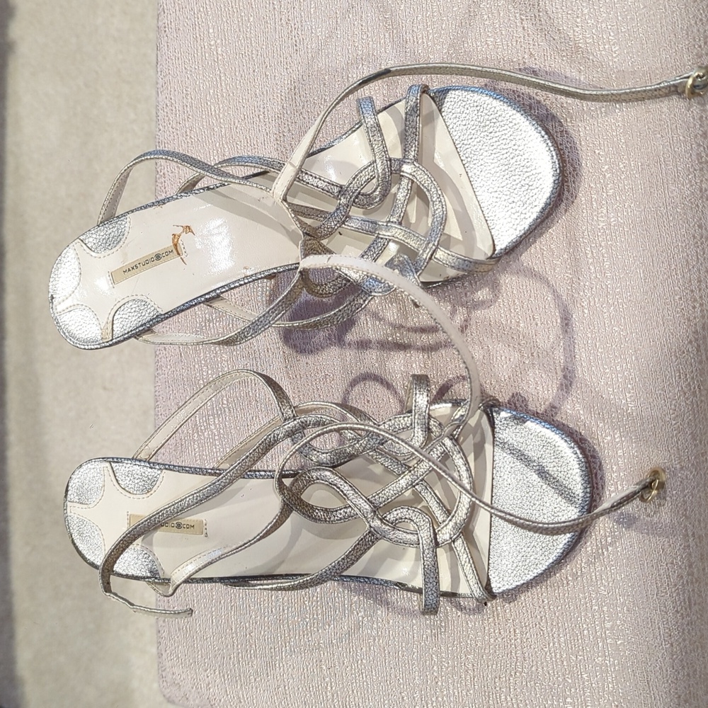 Maxx studio sandles size 8